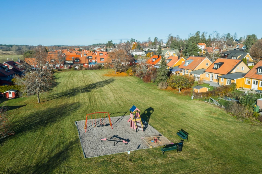 Trivsam villa med ett av områdets bästa lägen!!