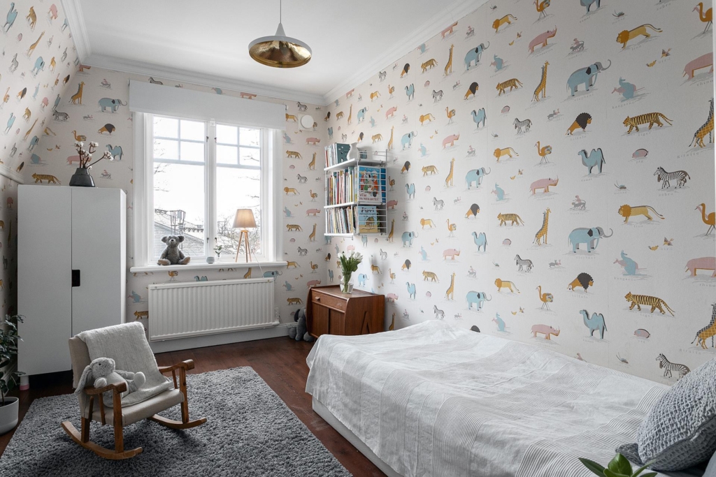 Enastående 20-talspärla med 9 rum och önskeläge!