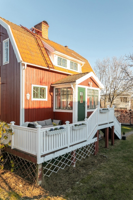 Enastående 20-talspärla med 9 rum och önskeläge!