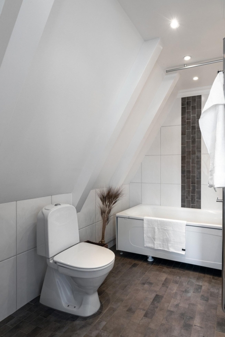 Enastående 20-talspärla med 9 rum och önskeläge!