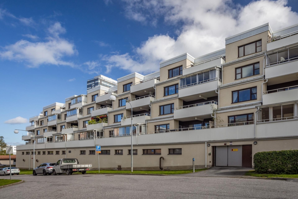 Välplanerad 2:a med stor balkong, uteplats och attraktivt läge i populära BRF Römö!