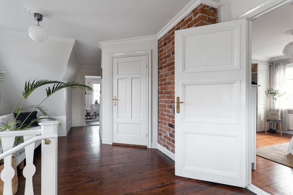 Enastående 20-talspärla med 9 rum och önskeläge!