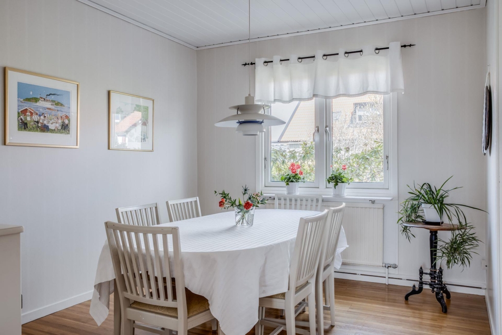 Trivsam villa med ett av områdets bästa lägen!!