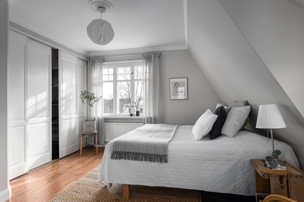 Enastående 20-talspärla med 9 rum och önskeläge!