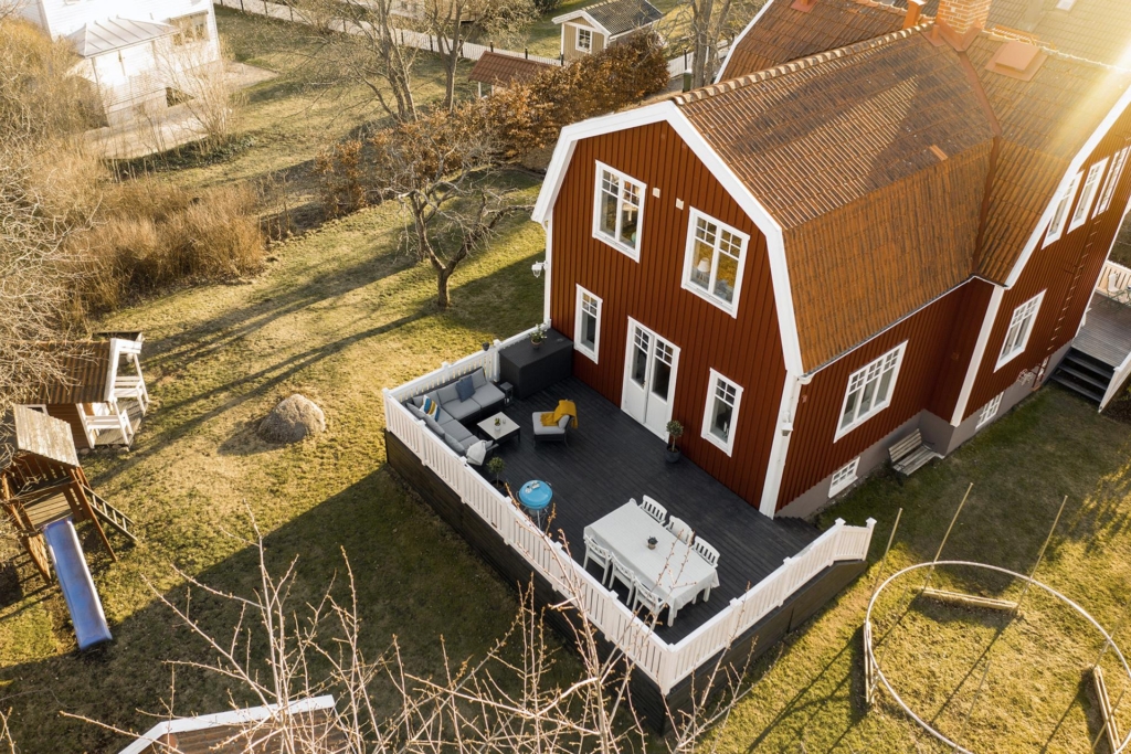 Enastående 20-talspärla med 9 rum och önskeläge!