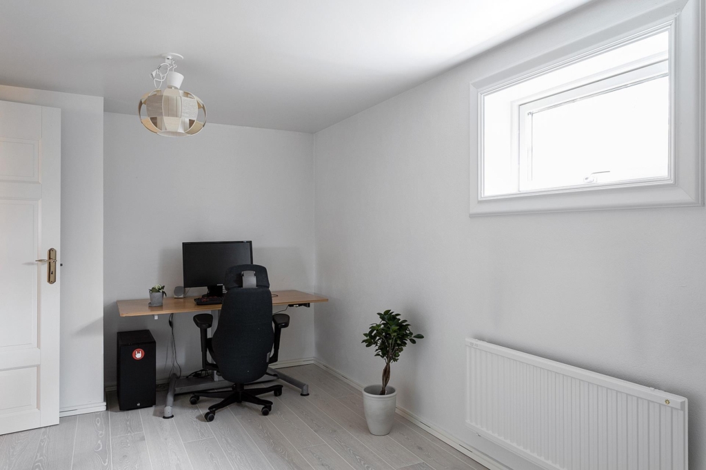 Enastående 20-talspärla med 9 rum och önskeläge!