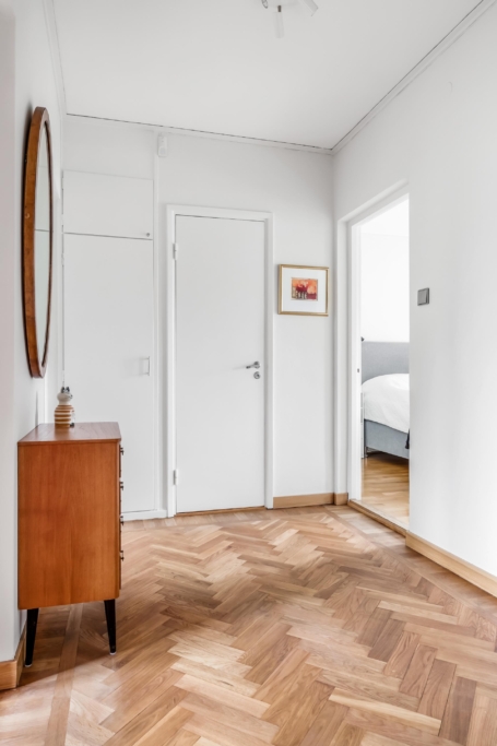 Välkommen till en rymlig villa med 1 400 kvm trädgårdstomt ett stenkast från Edsviken!