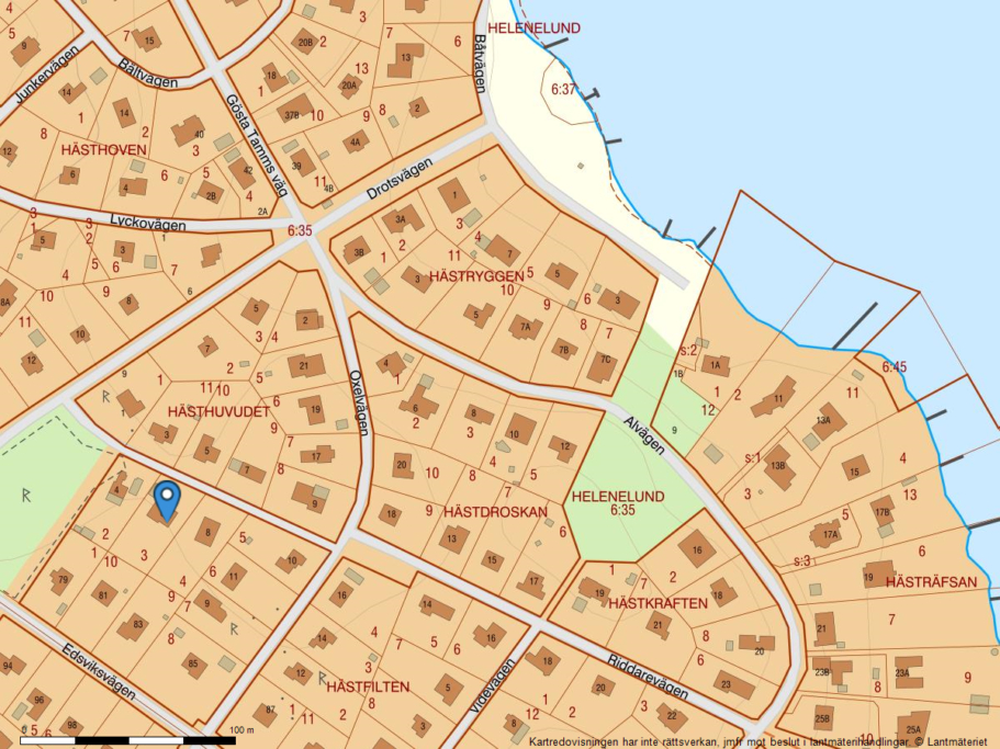 Välkommen till en rymlig villa med 1 400 kvm trädgårdstomt ett stenkast från Edsviken!