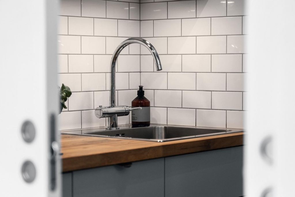 Solig balkong med rofyllt läge i underbara Vasastan