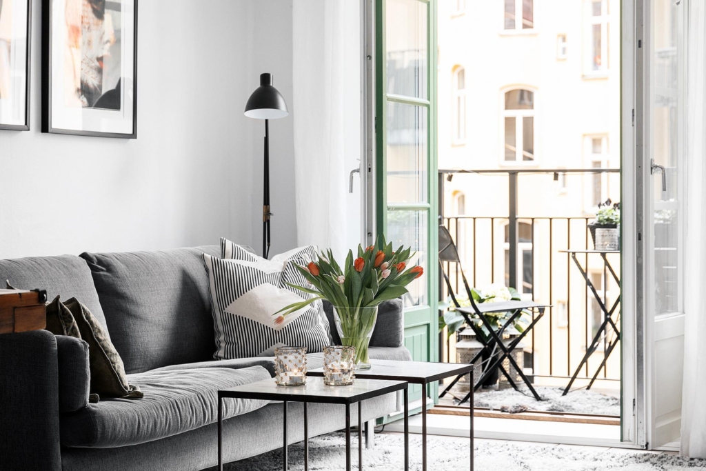 Solig balkong med rofyllt läge i underbara Vasastan