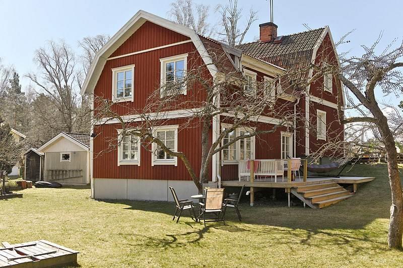 Tillbyggd 20-talsvilla 8 rum och massor av charm!