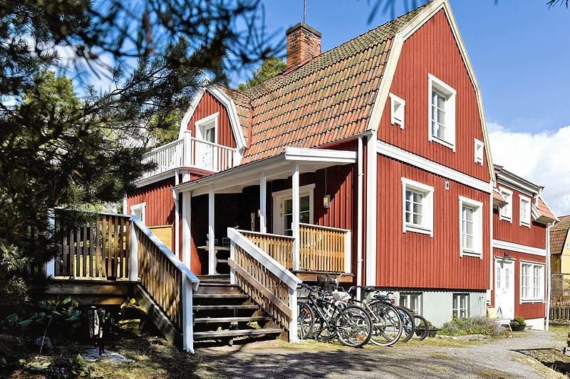Tillbyggd 20-talsvilla 8 rum och massor av charm!