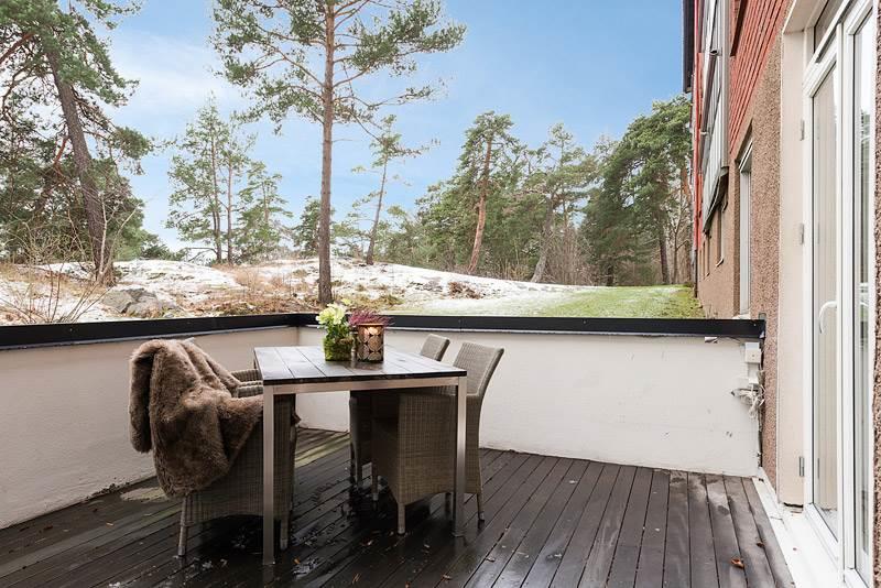 Otroligt läcker 5:a med stor terrass mot skogen!