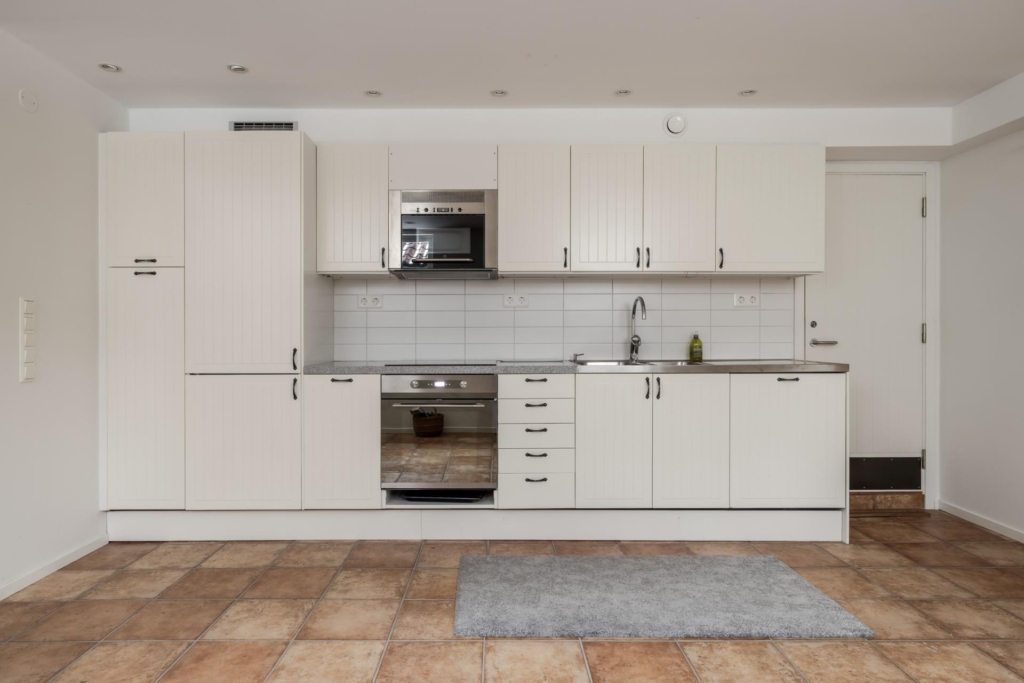 Villa med fantastiska utrymmen! Plats för generationsboende, uthyrningsdel och/eller egen verksamhet