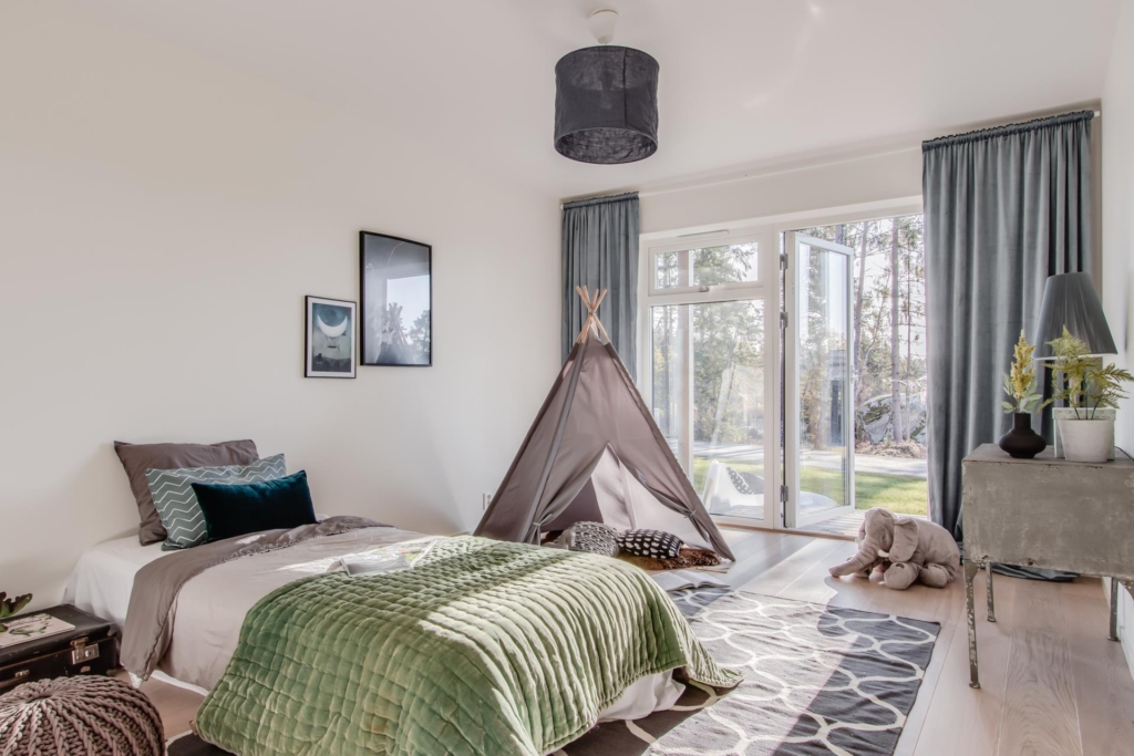 Nybyggd villa 5 rum nära hav, natur och kommunikationer!