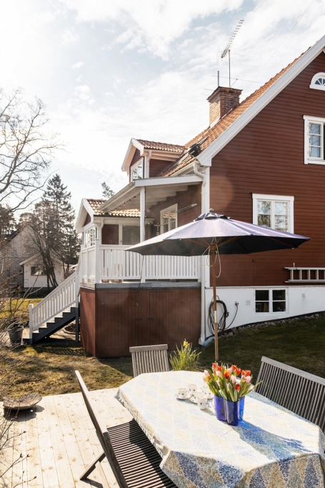 Magnifik villa 7 rum, kakelugn, relaxdel och fantastiska verandor!