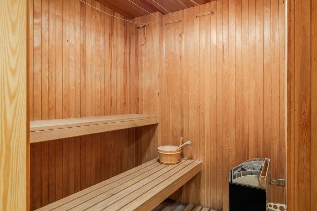 Villa med fantastiska utrymmen! Plats för generationsboende, uthyrningsdel och/eller egen verksamhet