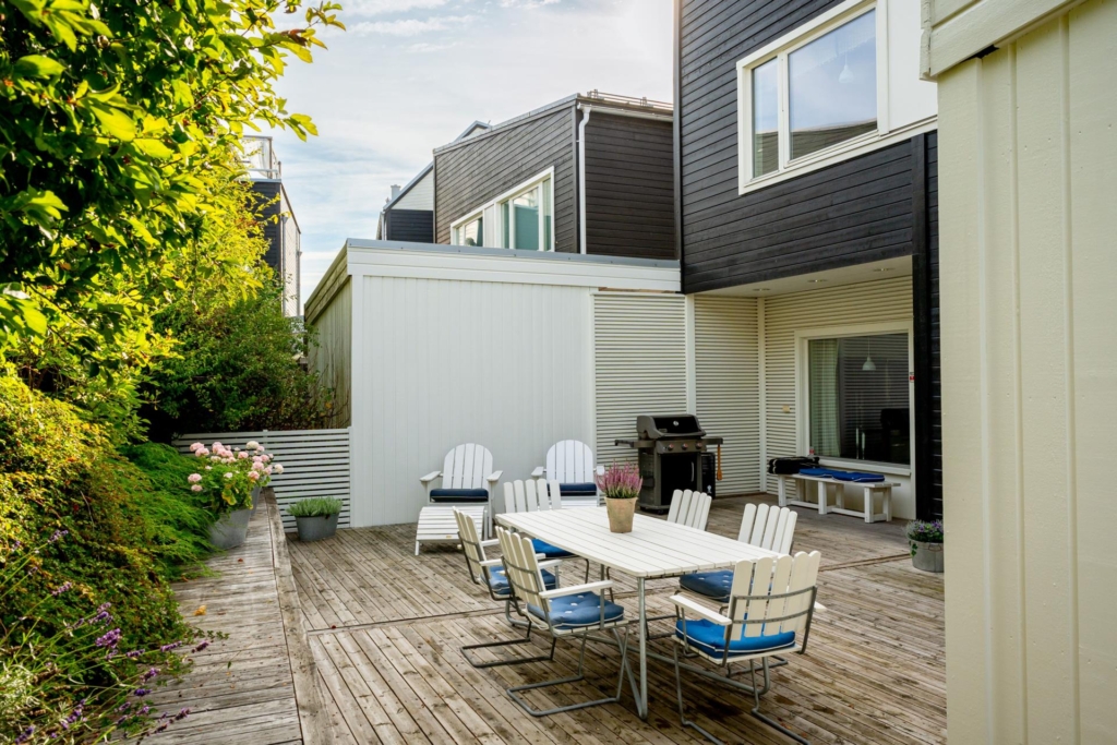 Missa inte chansen till ett av Silverdals mest attraktiva hustyper och läge – med 6 rum på 141 kvm