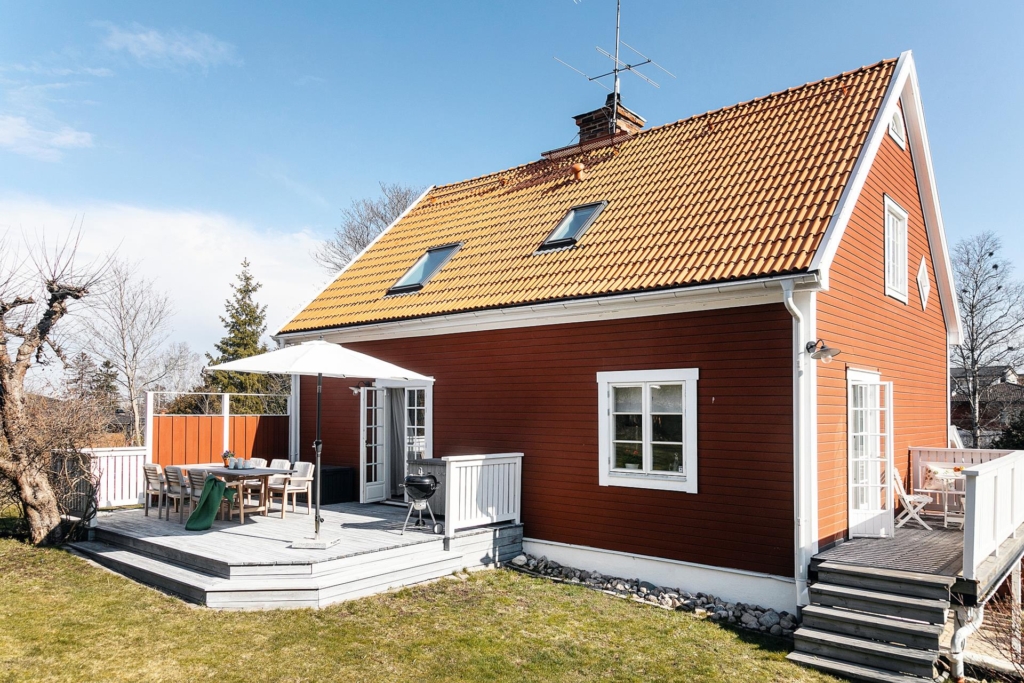Magnifik villa 7 rum, kakelugn, relaxdel och fantastiska verandor!