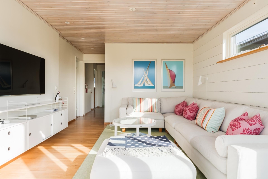 Missa inte chansen till ett av Silverdals mest attraktiva hustyper och läge – med 6 rum på 141 kvm