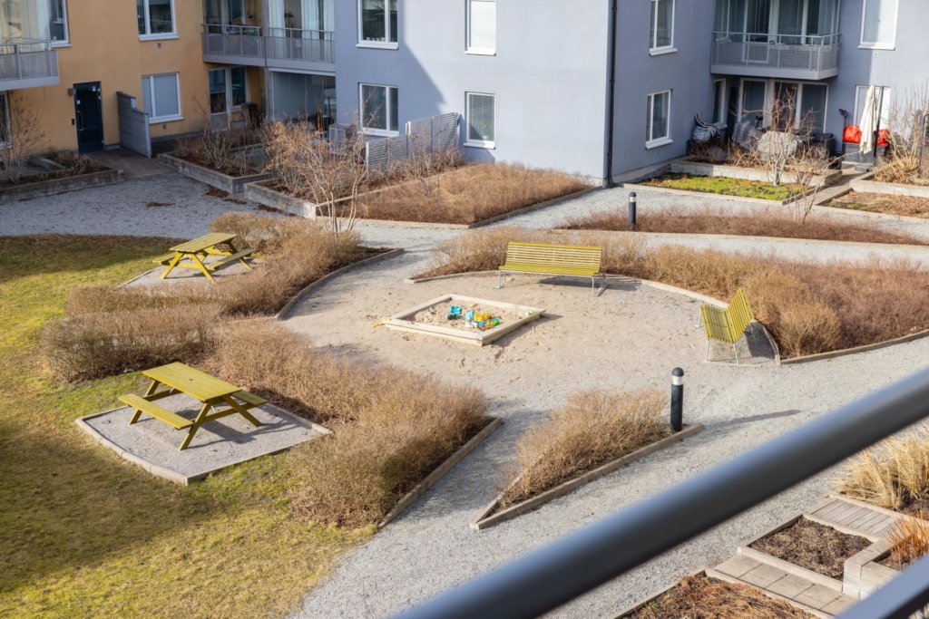 Välplanerad trea med stor balkong i soligt sydvästläge