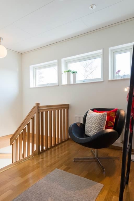 Ett av Silverdals bästa lägen – helt insynsfritt vid skogen!