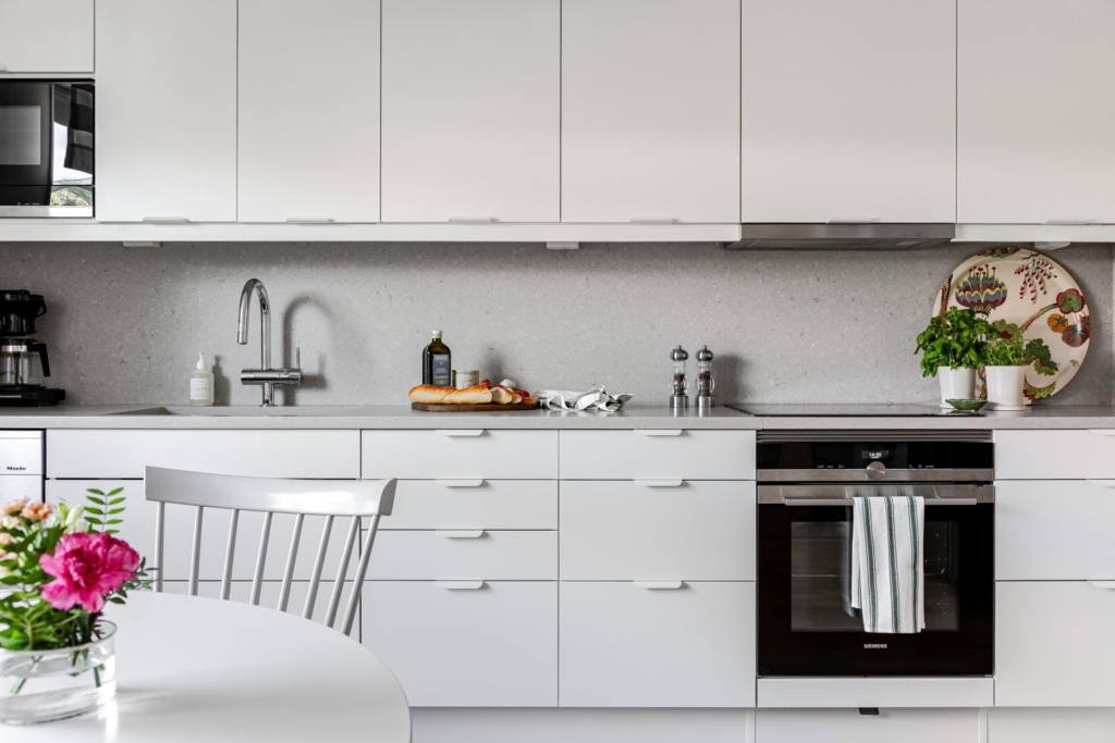 Unikt ljusflöde och rymd – radhus med braskamin och bästa solläge.