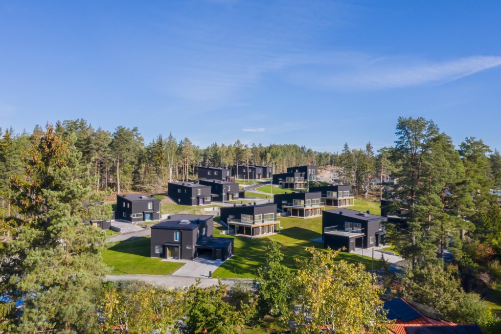 Nybyggd villa 6 rum med utsökt läge och påkostad interiör!