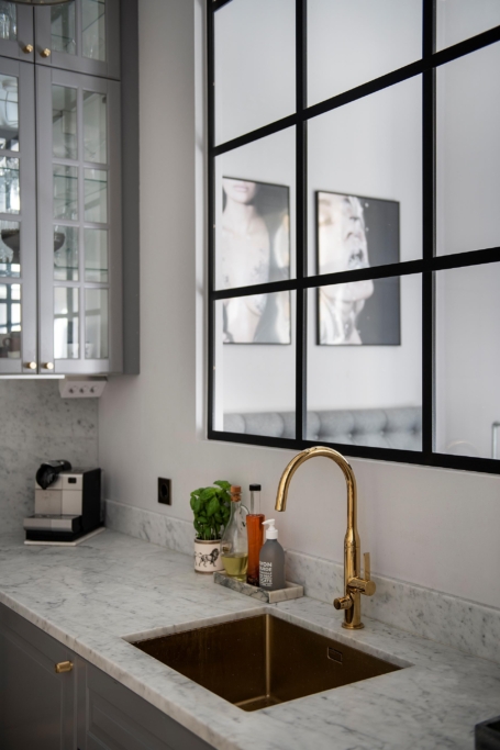 Magisk sekelskiftestrea med solig uteplats!