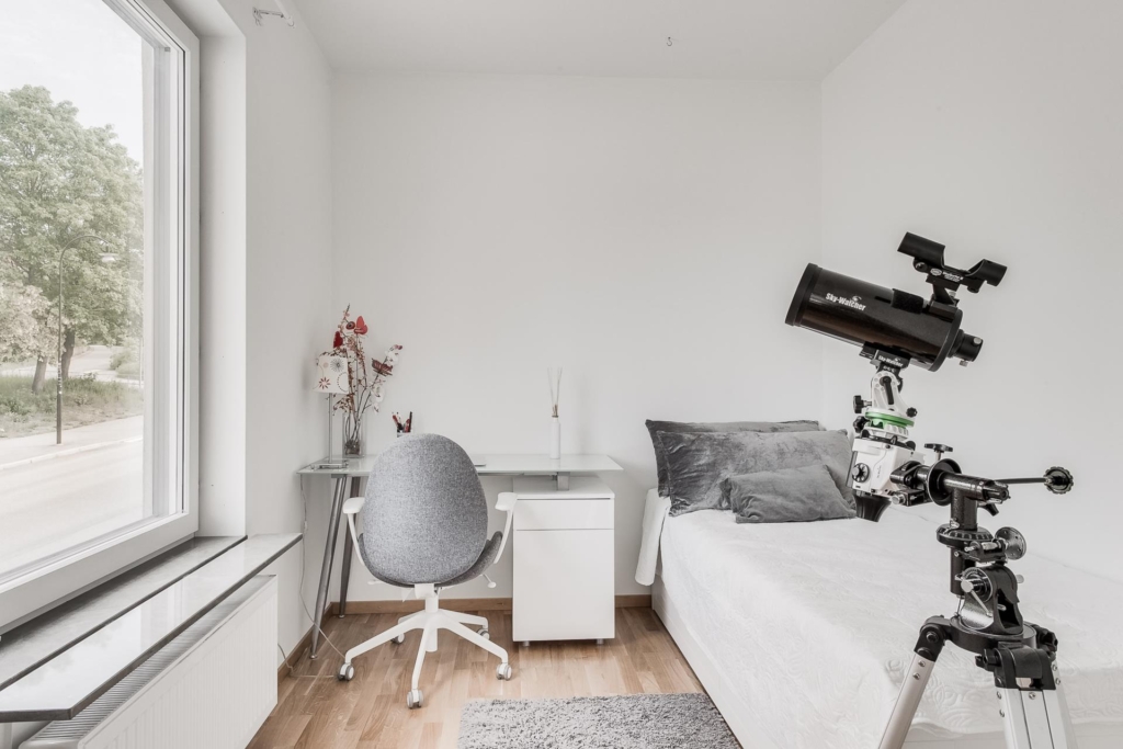 Ljus och välplanerad 4:a med stor söderbalkong