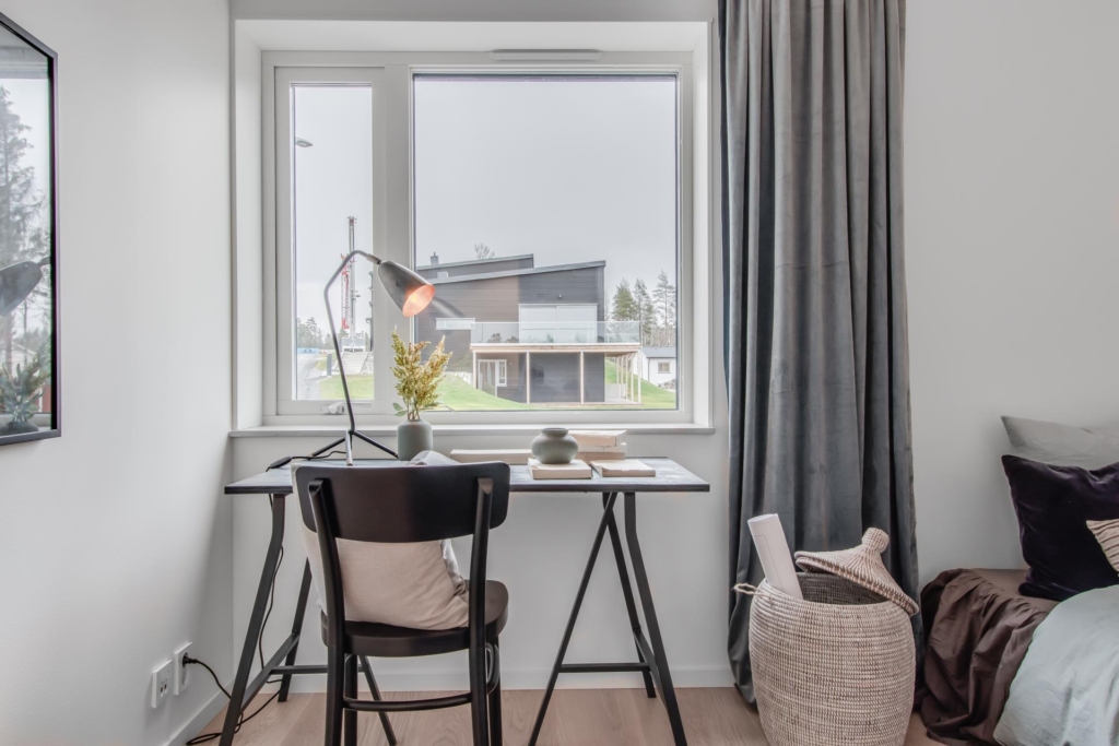 Nyproducerad villa i Svinninge, med påkostad interiör och utsökt läge.