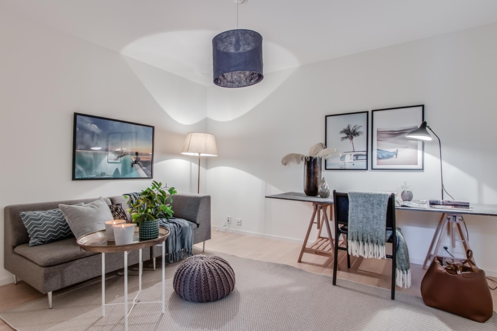 Nyproducerad villa i Svinninge, med påkostad interiör och utsökt läge.