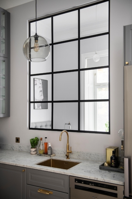 Magisk sekelskiftestrea med solig uteplats!