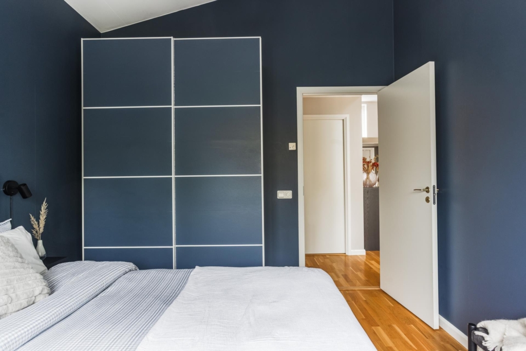 Unik radhustvåa med två uteplatser och trädgård i attraktiva Anneberg!