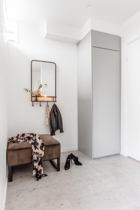 Nyproducerad villa i Svinninge, med påkostad interiör och utsökt läge.