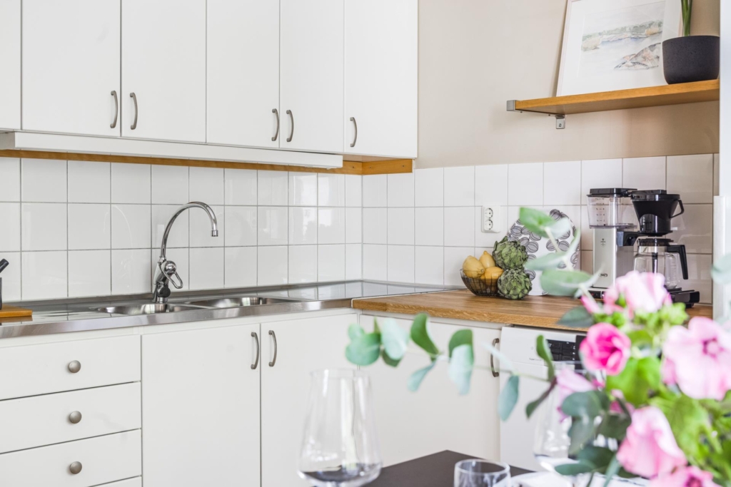 Unik radhustvåa med två uteplatser och trädgård i attraktiva Anneberg!