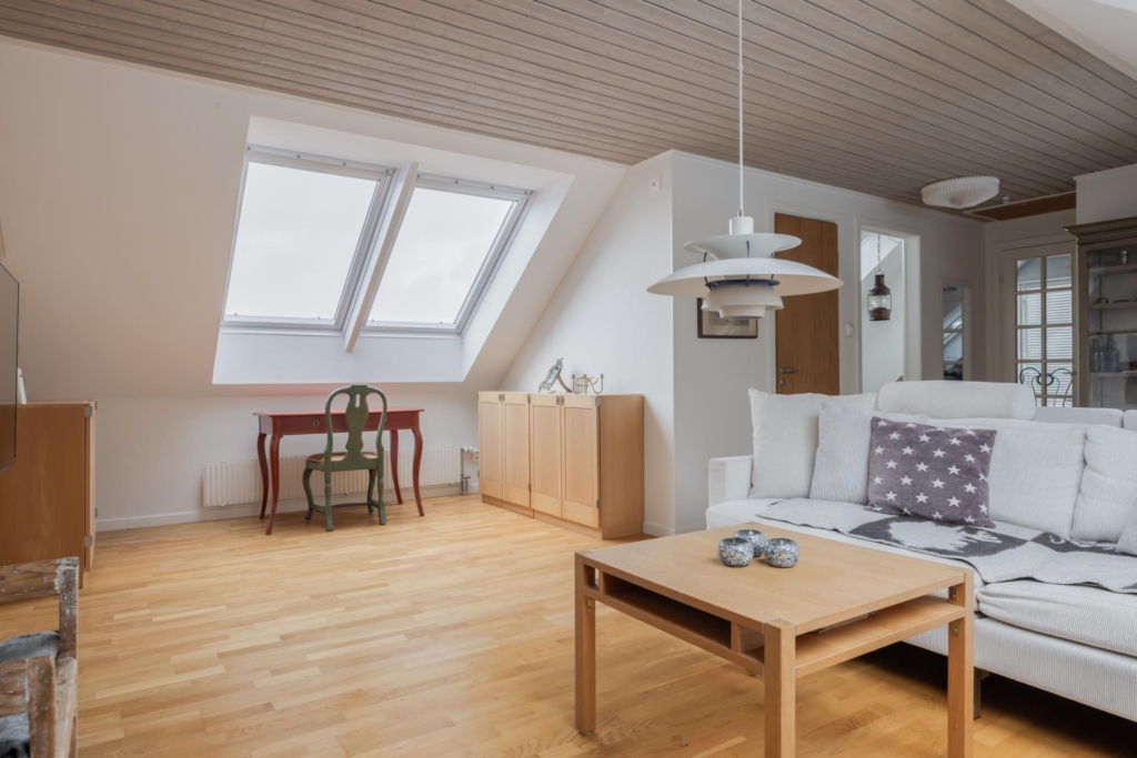 Populärt kedjehus i Ella Gård. Helt lugnt läge och skogen som granne