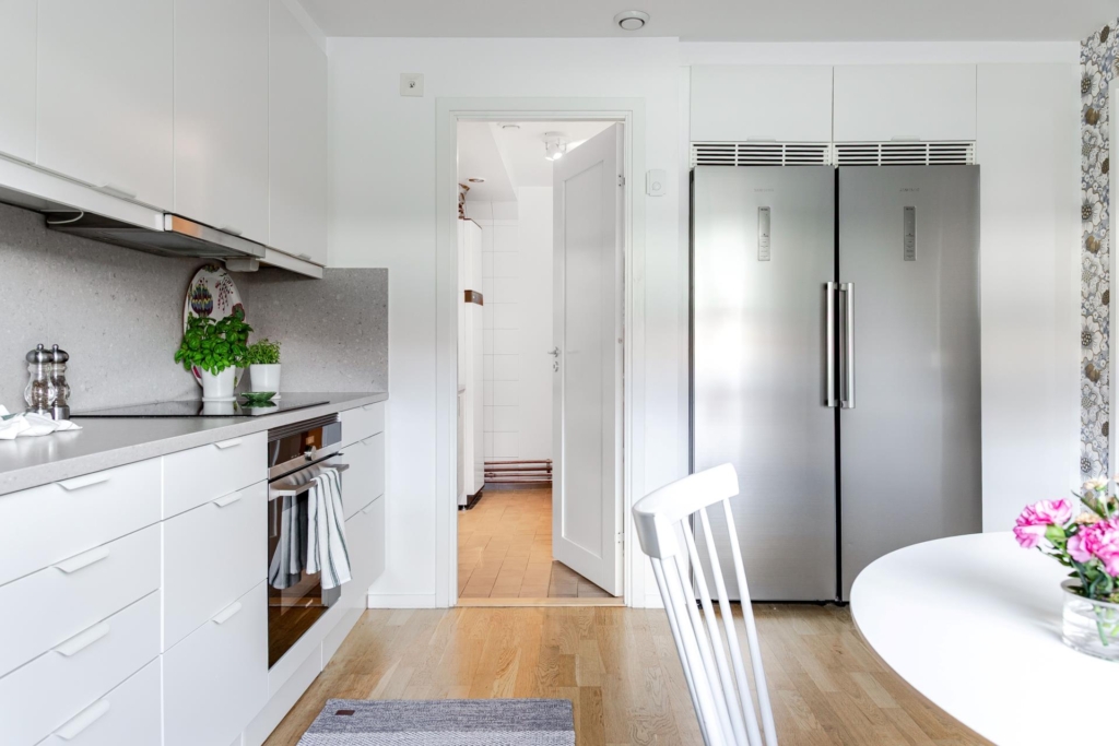 Unikt ljusflöde och rymd – radhus med braskamin och bästa solläge.