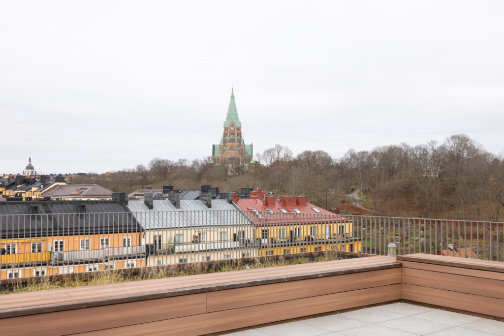 Inflyttningsklar etta med hög standard och mycket låg avgift