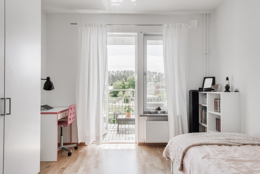 Ljus och välplanerad 4:a med stor söderbalkong