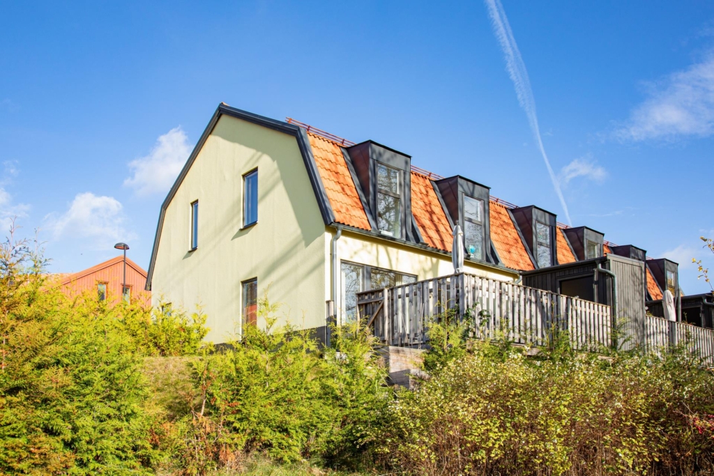 Modernt gavelradhus med 4 sovrum intill parken