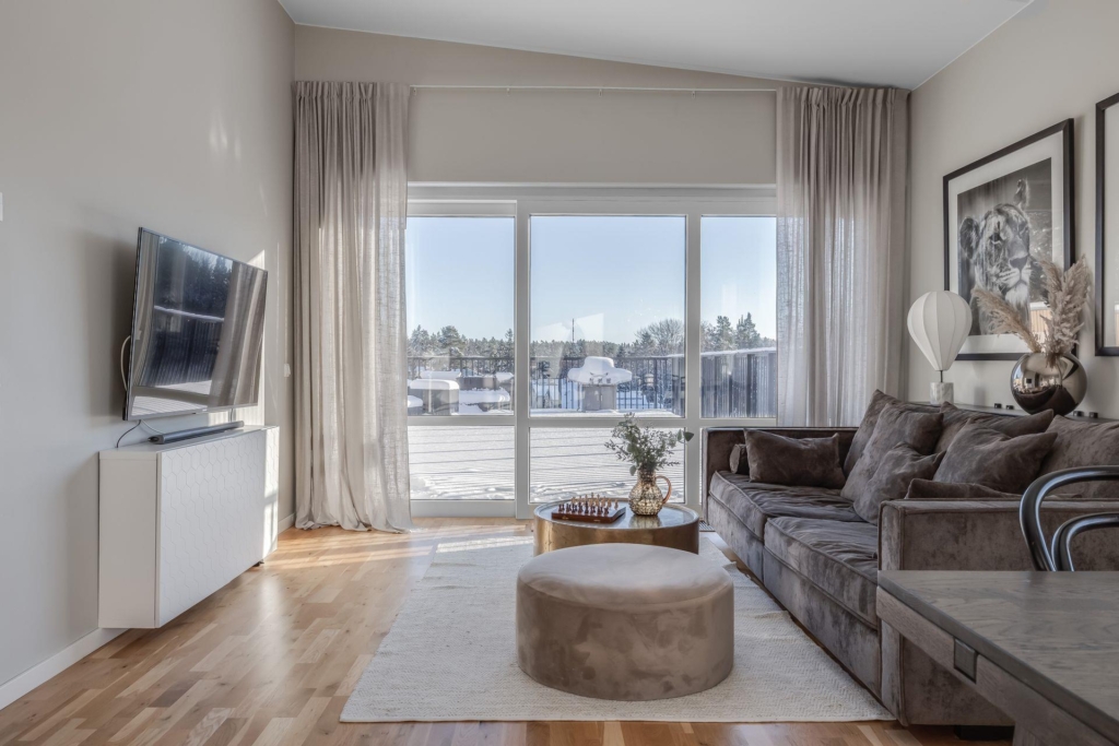 Högst upp i huset med underbar terrass