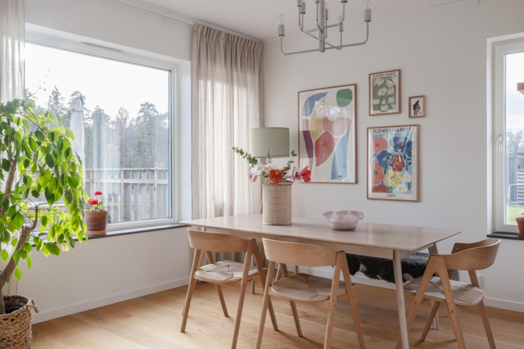 Modernt gavelradhus med 4 sovrum intill parken