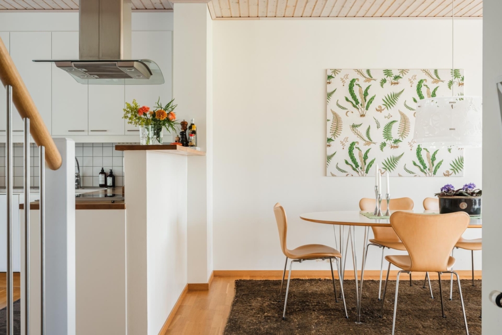 Missa inte chansen till ett av Silverdals mest attraktiva hustyper och läge – med 6 rum på 141 kvm