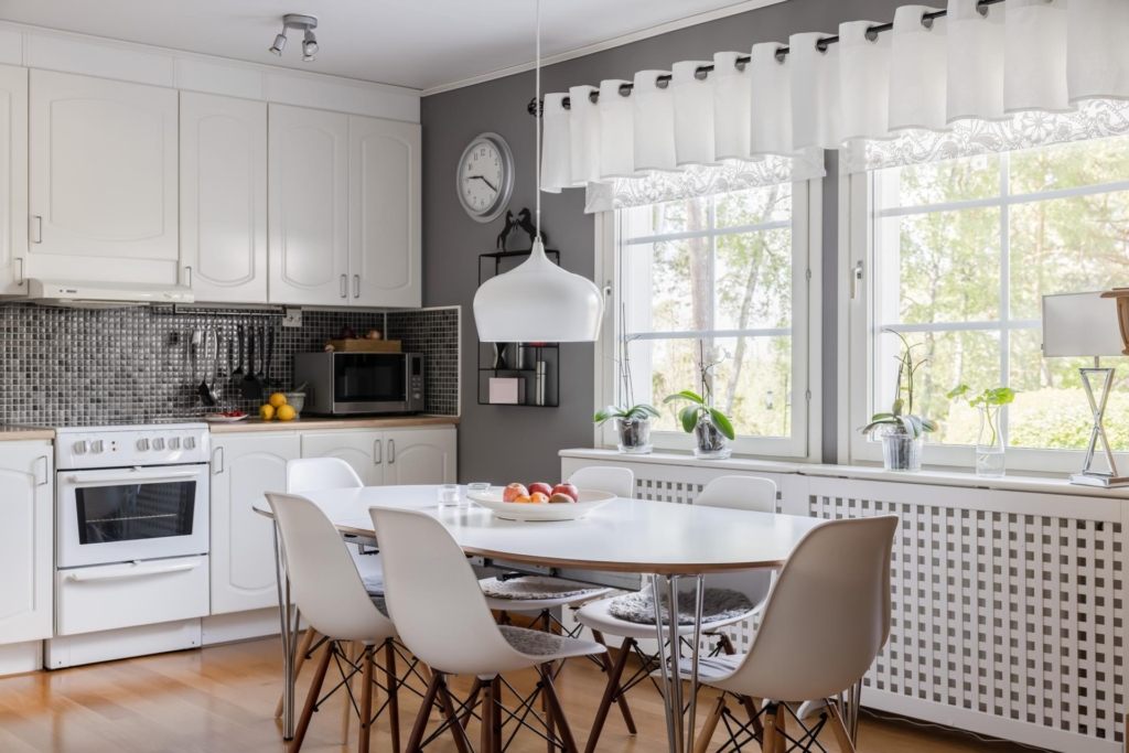 Välkommen till detta underbara hus med bullerby känsla.