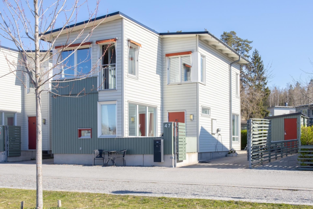 Ljuvligt och fridfullt familjeboende i Silverdals mysiga idyll.