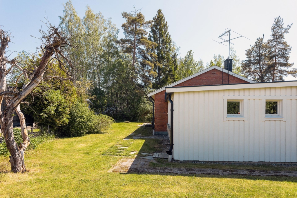 Härlig enplansvilla 7 rum och solig uteplats i optimalt läge