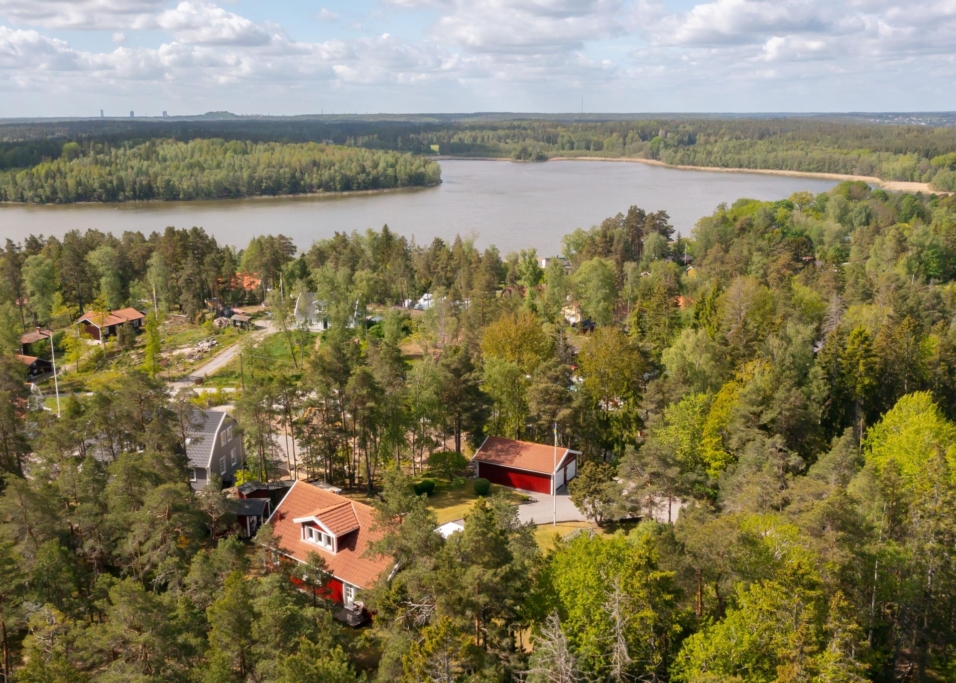 Välkommen till detta underbara hus med bullerby känsla.