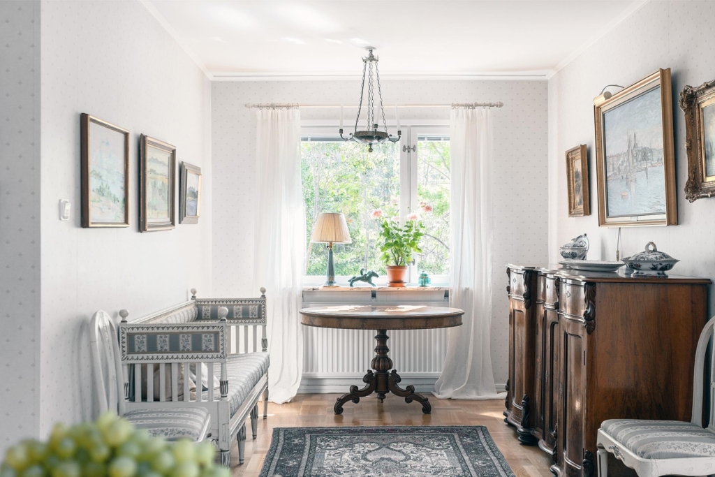 Härlig enplansvilla 7 rum och solig uteplats i optimalt läge