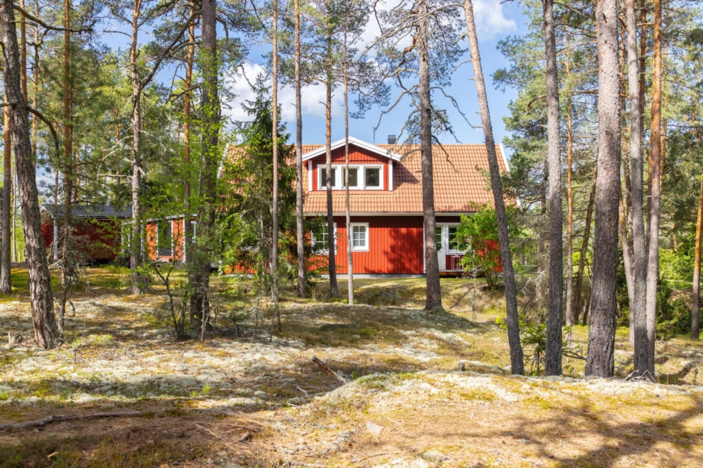 Välkommen till detta underbara hus med bullerby känsla.
